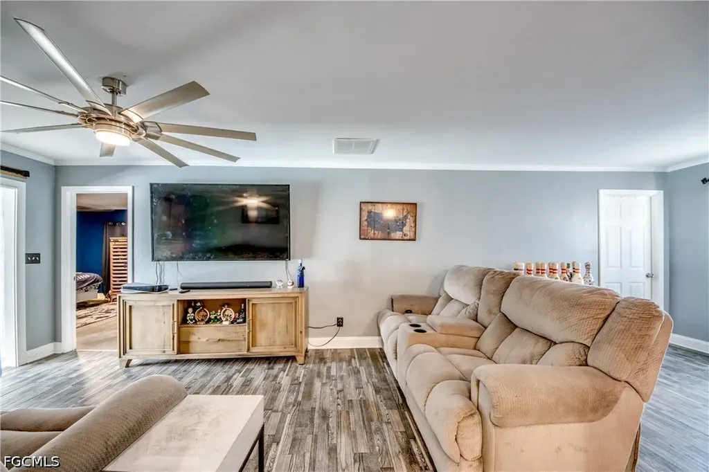 1131 SE 34th Street Cape Coral FL 33904