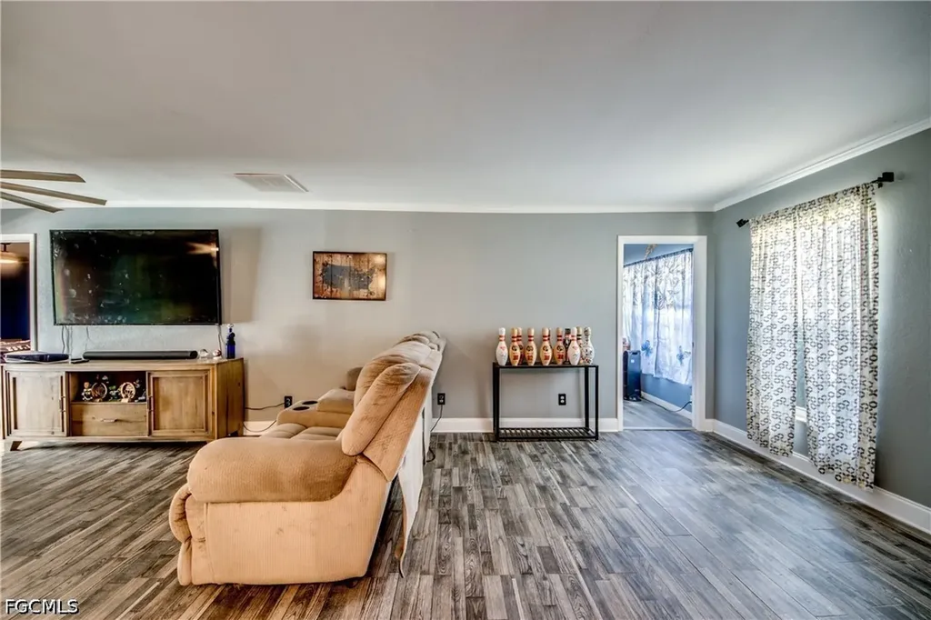 1131 SE 34th Street Cape Coral FL 33904