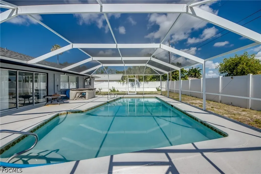 1131 SE 34th Street Cape Coral FL 33904