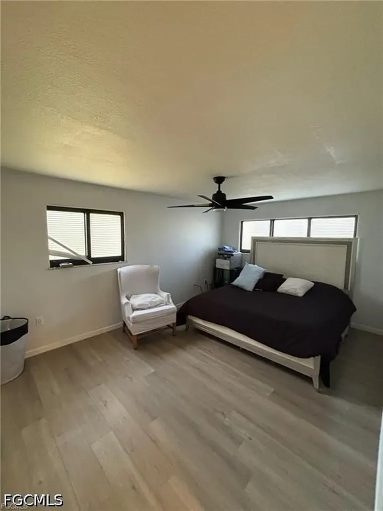 5713 Foxlake Drive North Fort Myers FL 33917