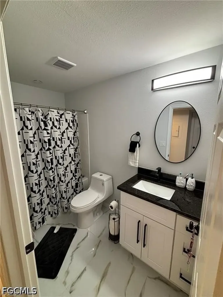 5713 Foxlake Drive North Fort Myers FL 33917