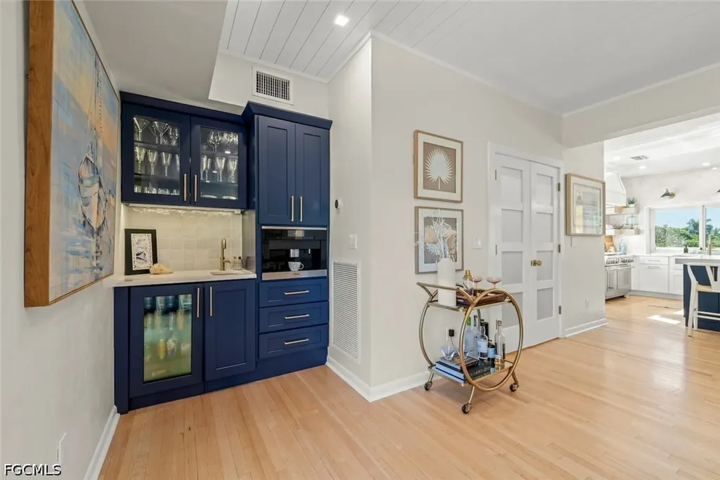 1048 Kings Crown Drive Sanibel FL 33957