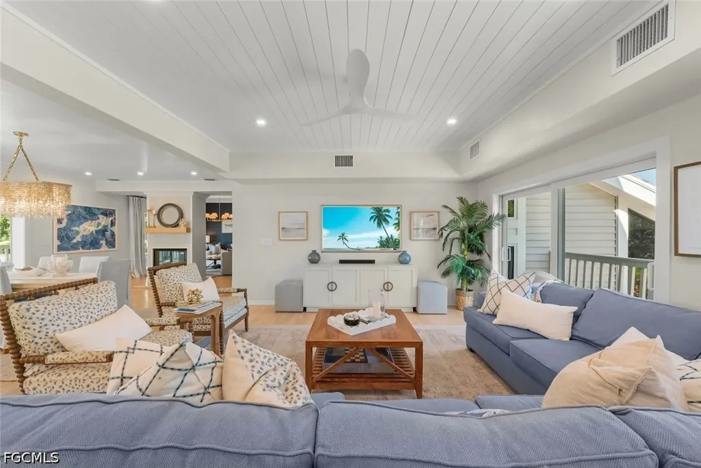 1048 Kings Crown Drive Sanibel FL 33957