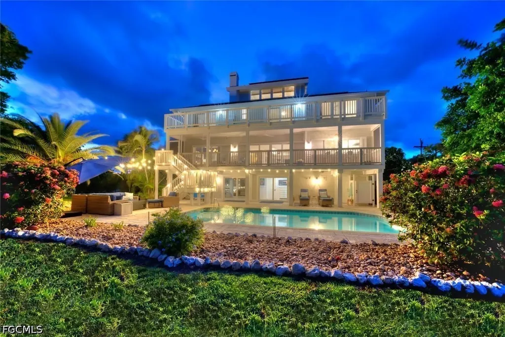 1048 Kings Crown Drive Sanibel FL 33957