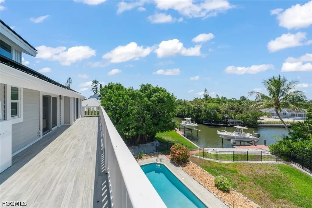 1048 Kings Crown Drive Sanibel FL 33957