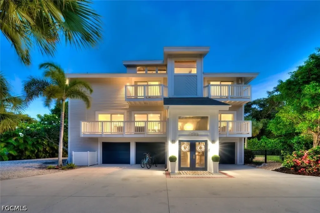 1048 Kings Crown Drive Sanibel FL 33957