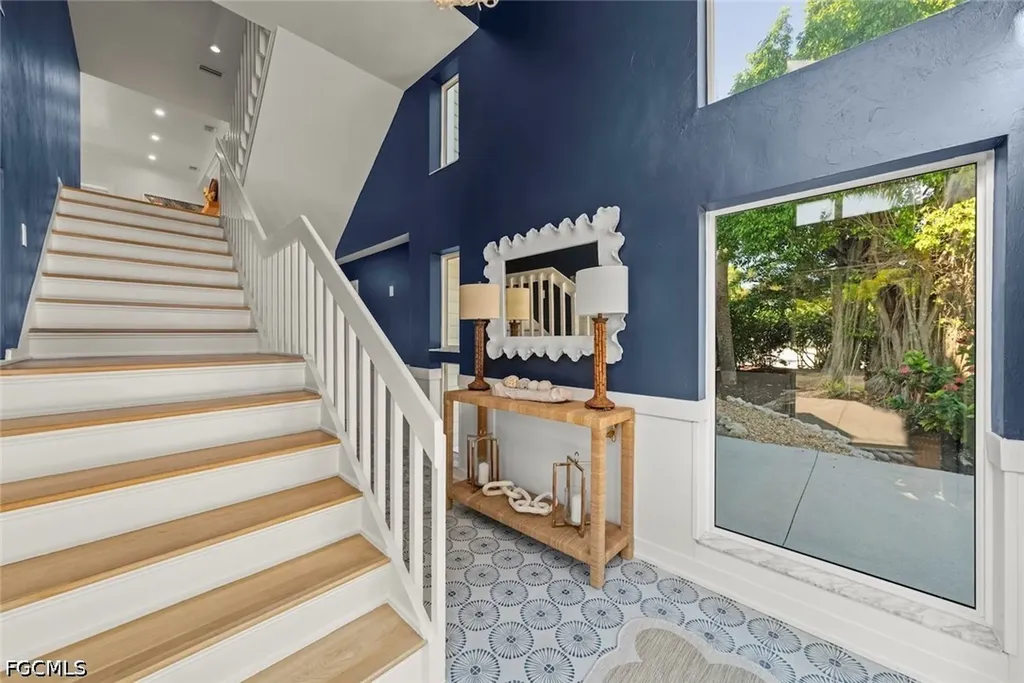 1048 Kings Crown Drive Sanibel FL 33957