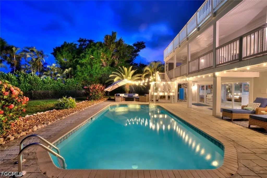 1048 Kings Crown Drive Sanibel FL 33957