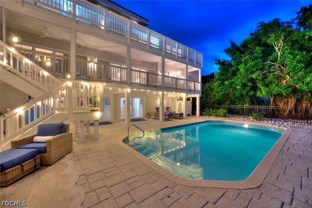 1048 Kings Crown Drive Sanibel FL 33957