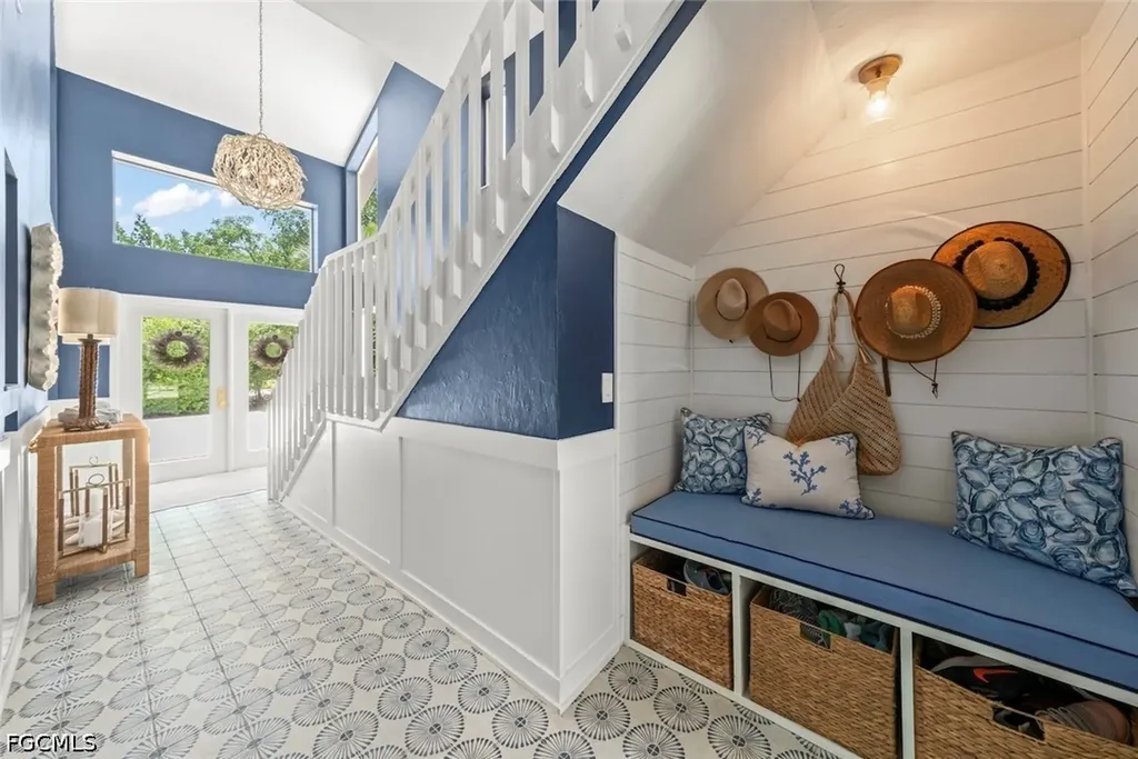 1048 Kings Crown Drive Sanibel FL 33957