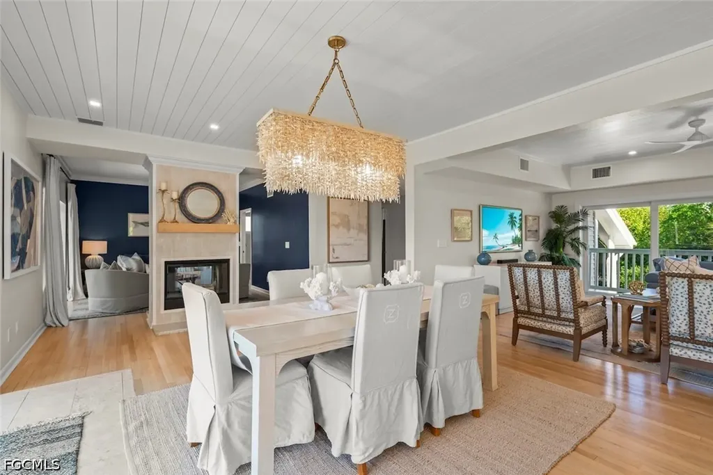 1048 Kings Crown Drive Sanibel FL 33957