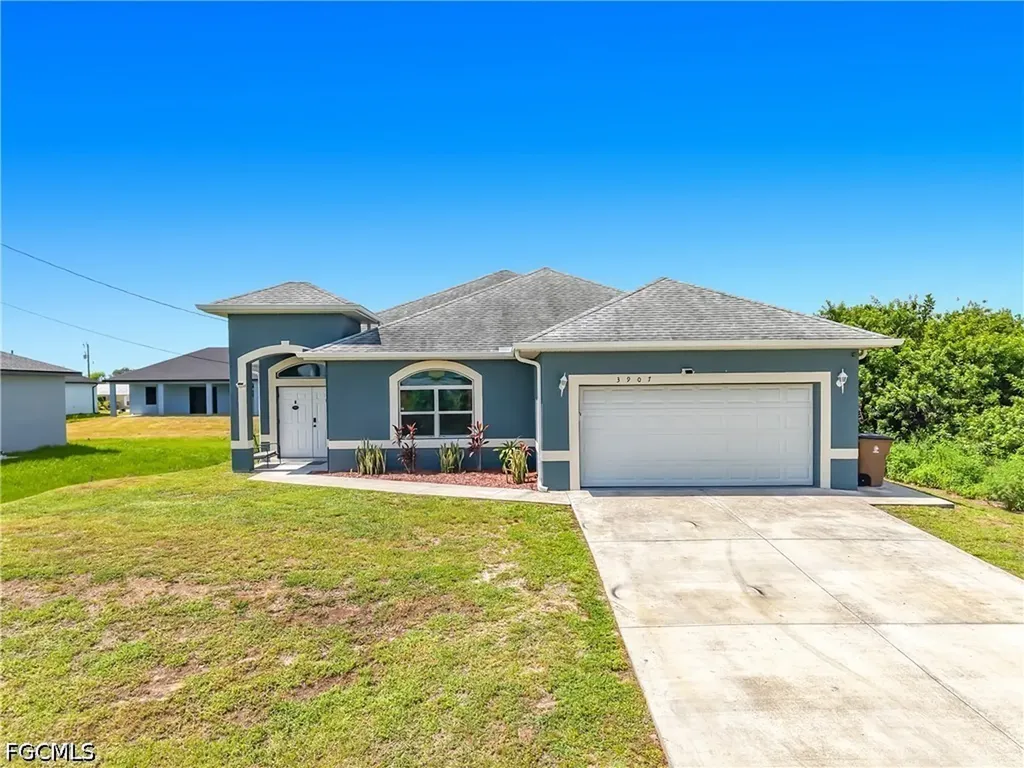 3907 11th Street SW Lehigh Acres FL 33976