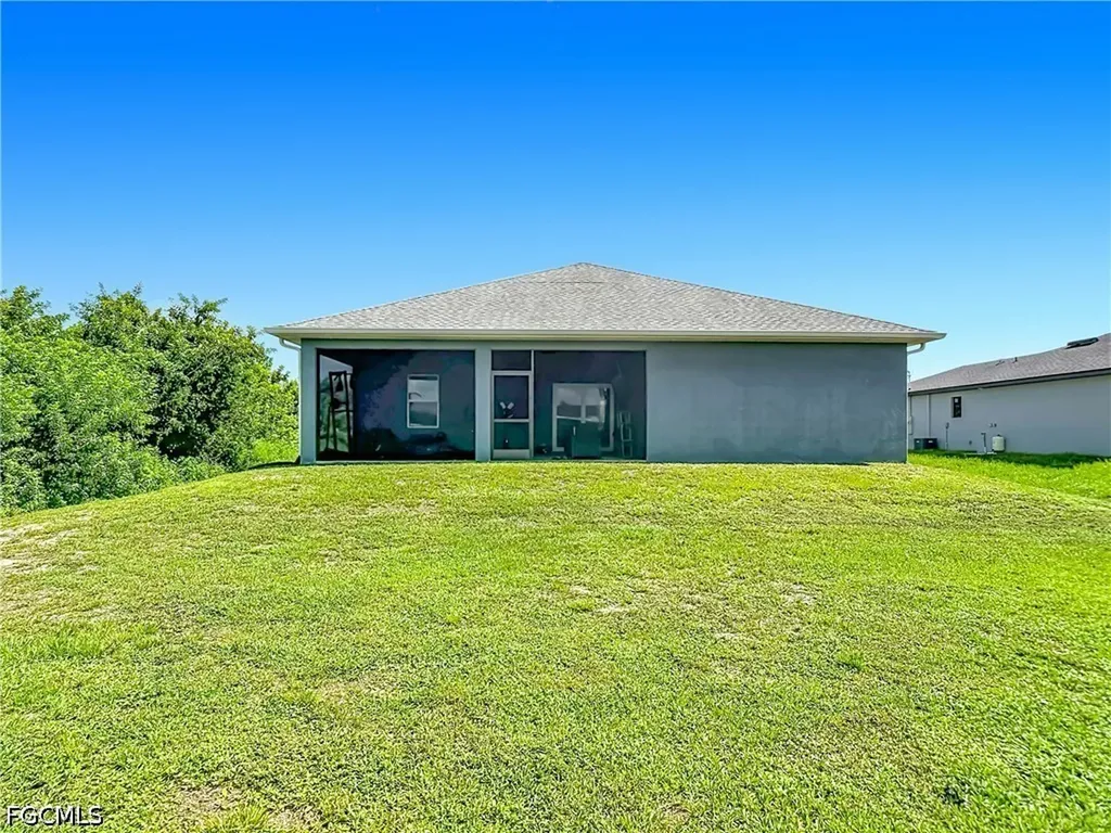 3907 11th Street SW Lehigh Acres FL 33976