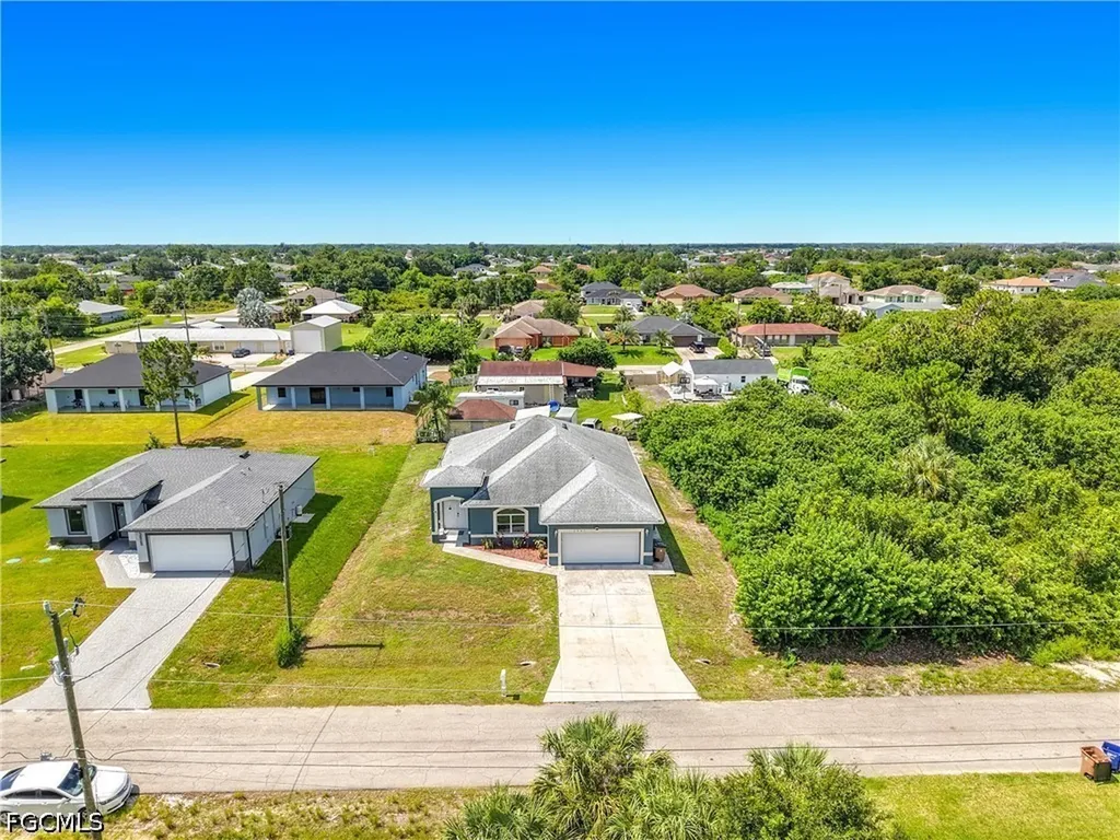 3907 11th Street SW Lehigh Acres FL 33976