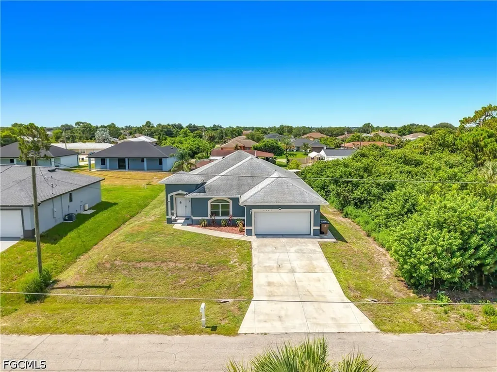 3907 11th Street SW Lehigh Acres FL 33976