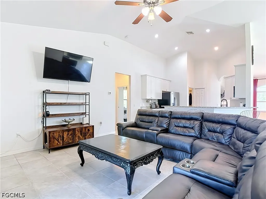 3907 11th Street SW Lehigh Acres FL 33976