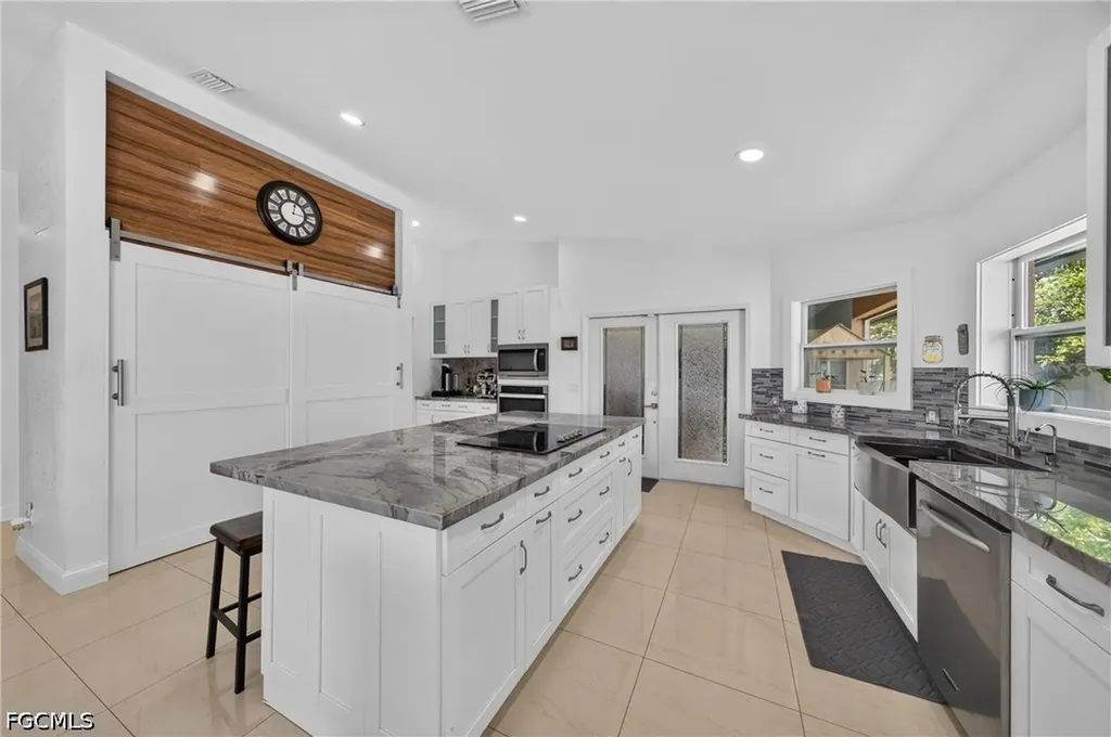 622 SE 10th Avenue Cape Coral FL 33990