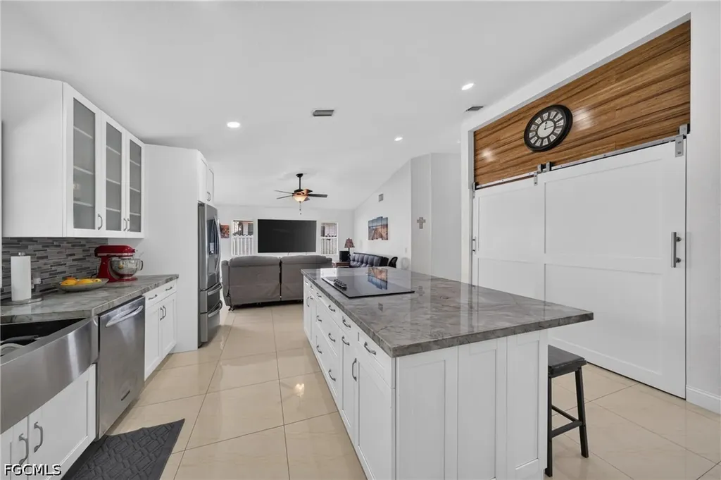 622 SE 10th Avenue Cape Coral FL 33990