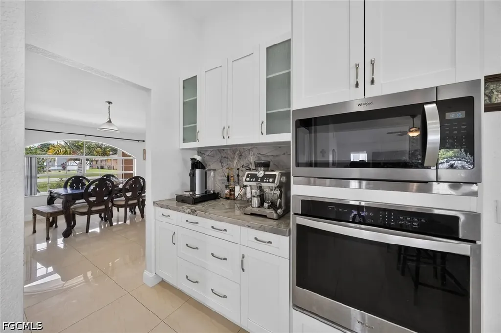 622 SE 10th Avenue Cape Coral FL 33990