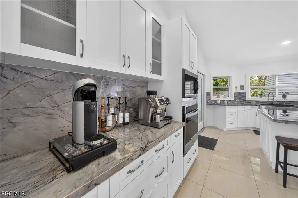 622 SE 10th Avenue Cape Coral FL 33990
