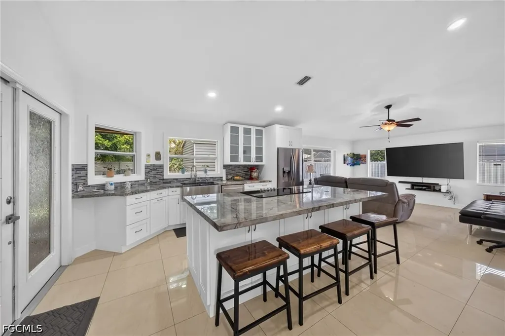 622 SE 10th Avenue Cape Coral FL 33990