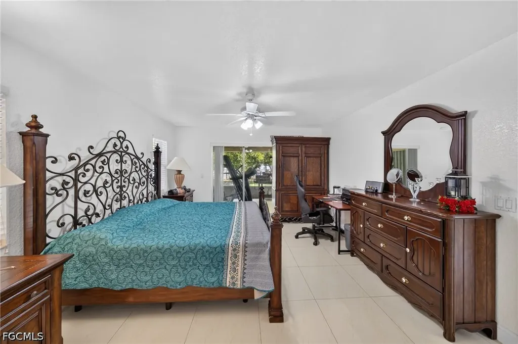 622 SE 10th Avenue Cape Coral FL 33990