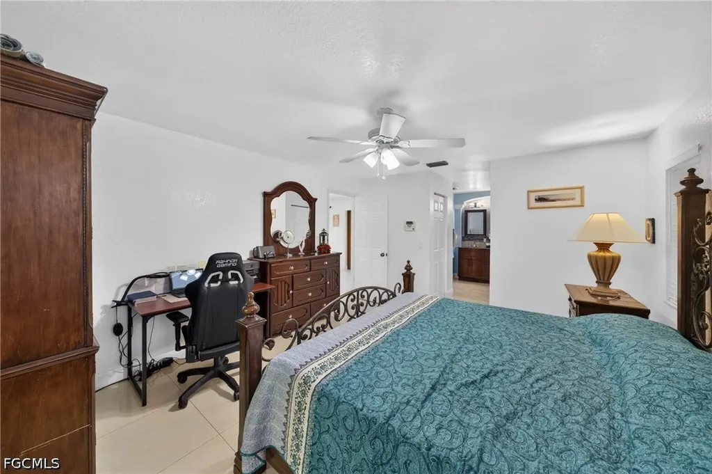622 SE 10th Avenue Cape Coral FL 33990
