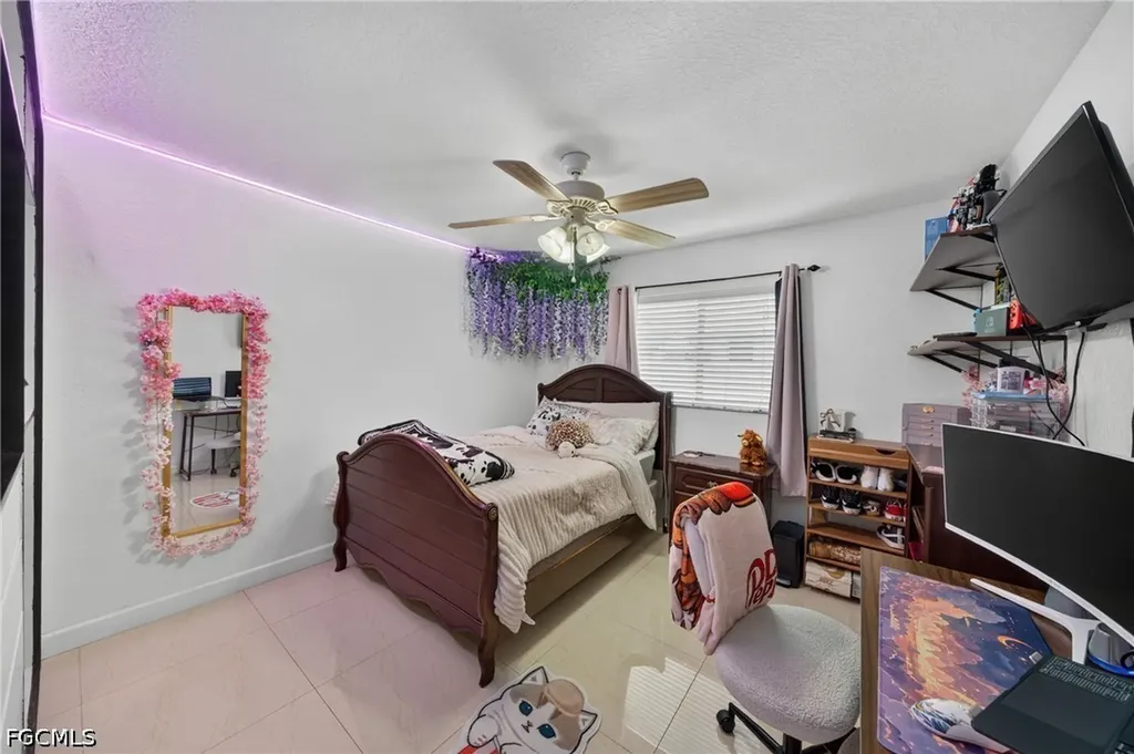 622 SE 10th Avenue Cape Coral FL 33990