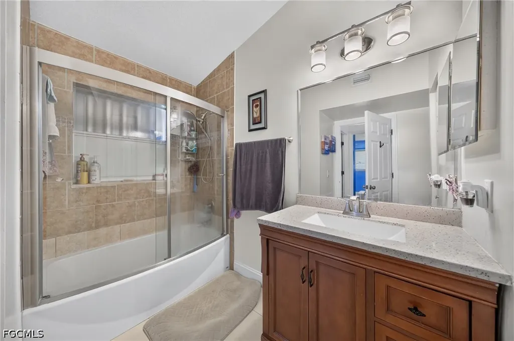 622 SE 10th Avenue Cape Coral FL 33990