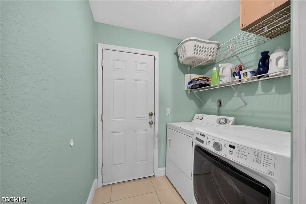 622 SE 10th Avenue Cape Coral FL 33990