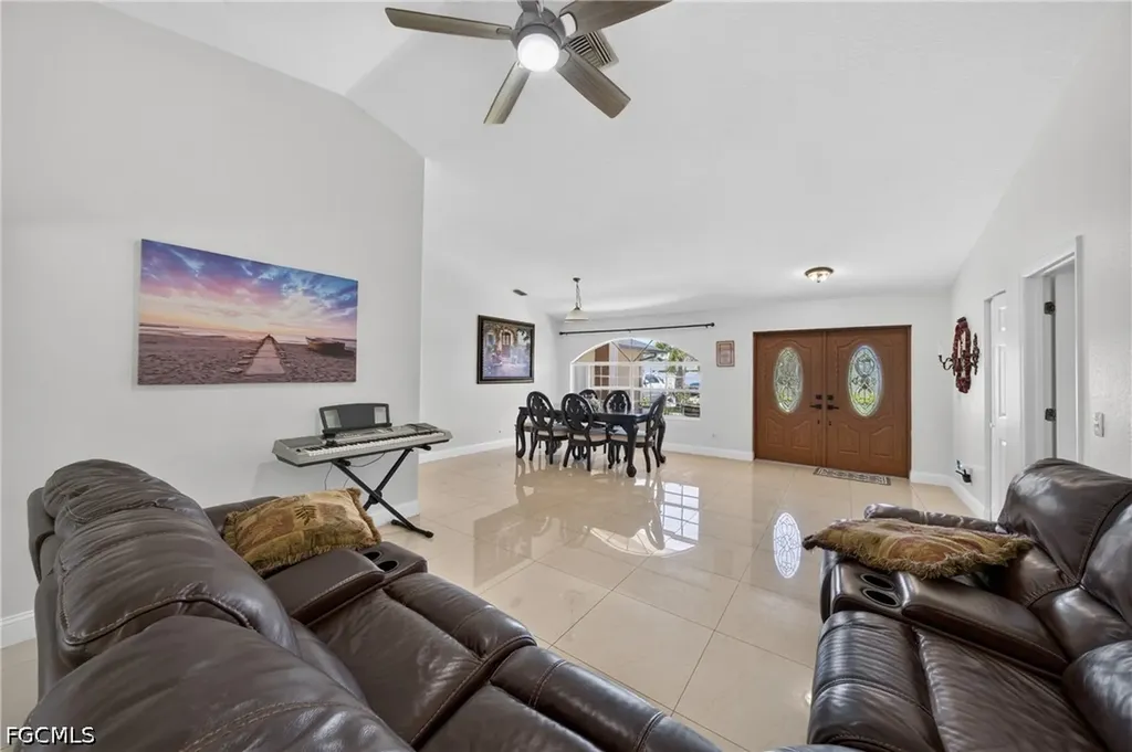 622 SE 10th Avenue Cape Coral FL 33990