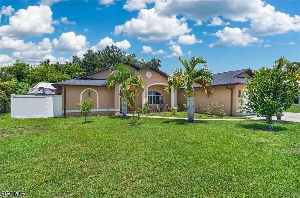 622 SE 10th Avenue Cape Coral FL 33990