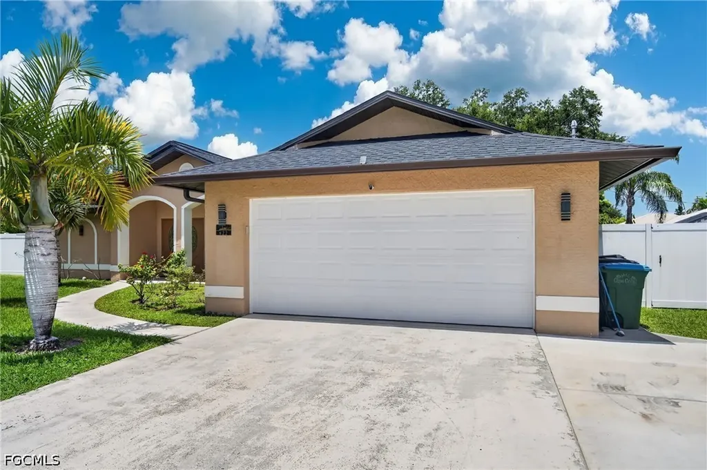 622 SE 10th Avenue Cape Coral FL 33990