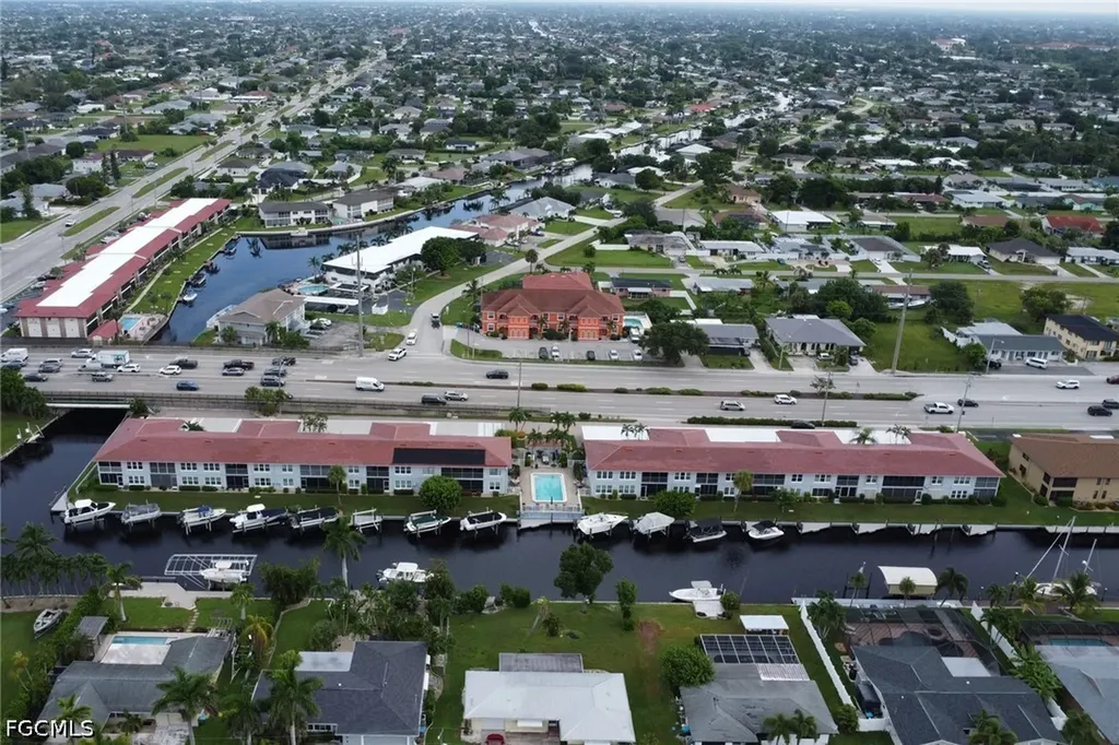 208 Cape Coral Parkway E Cape Coral FL 33904