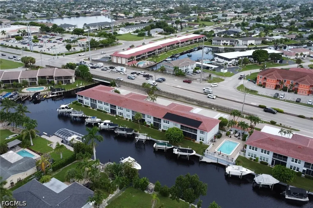 208 Cape Coral Parkway E Cape Coral FL 33904