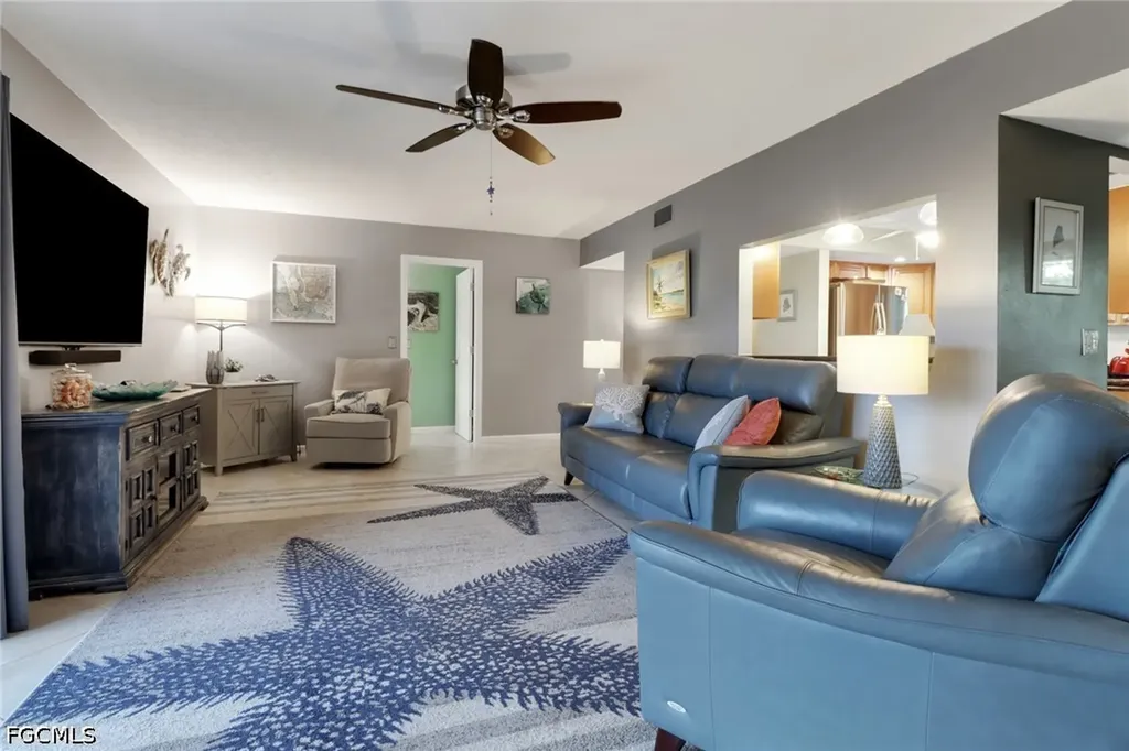 208 Cape Coral Parkway E Cape Coral FL 33904