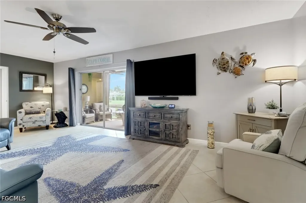 208 Cape Coral Parkway E Cape Coral FL 33904