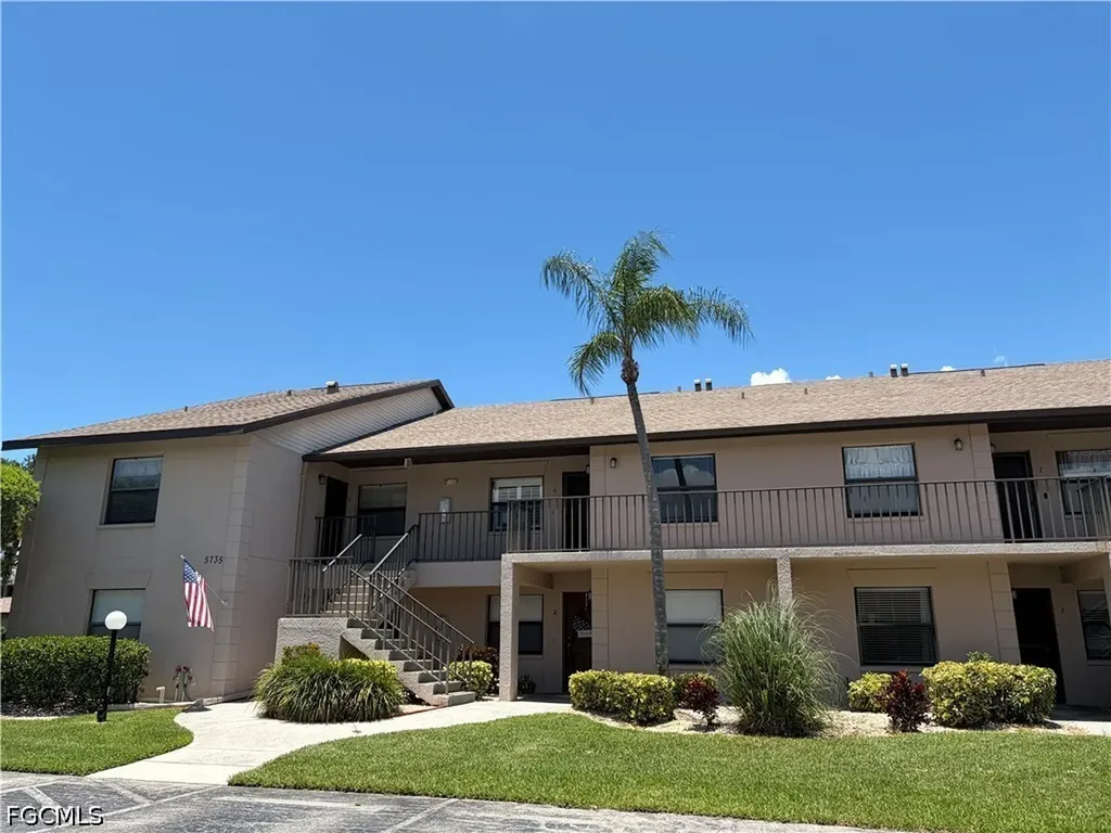 5735 Foxlake Drive North Fort Myers FL 33917