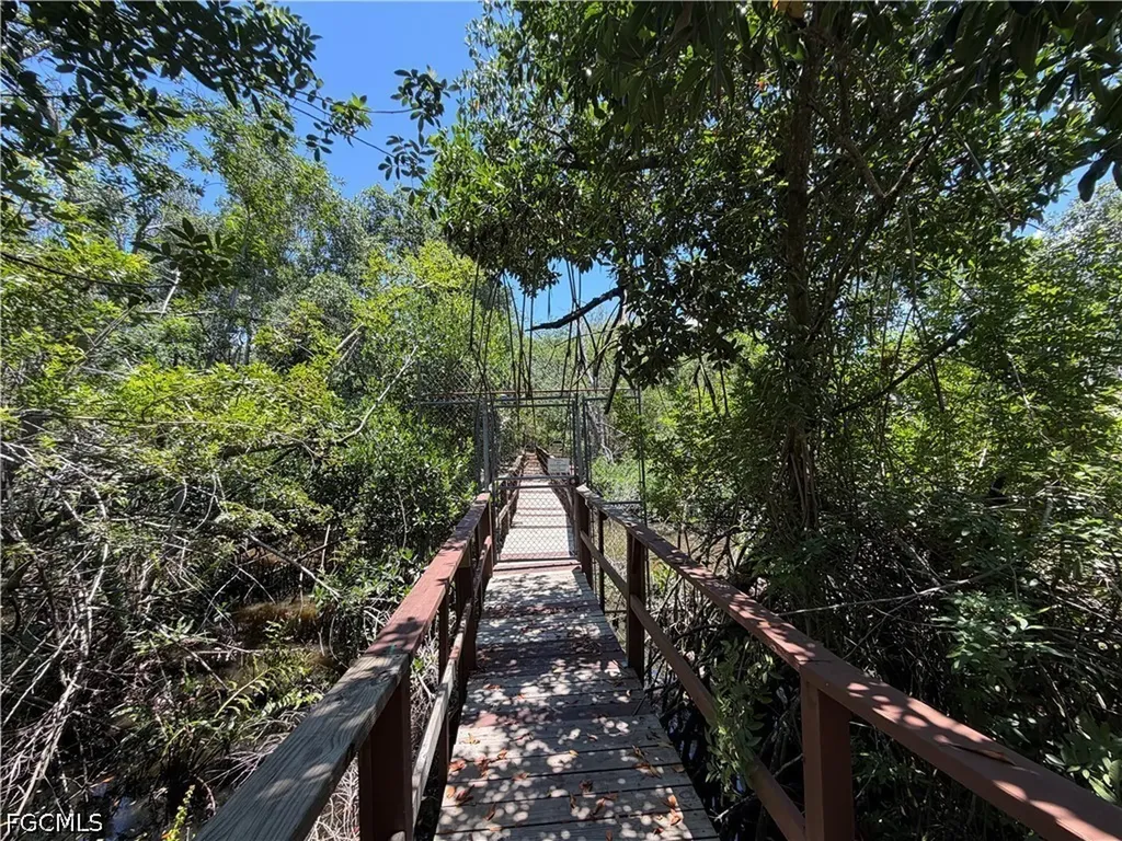 5735 Foxlake Drive North Fort Myers FL 33917