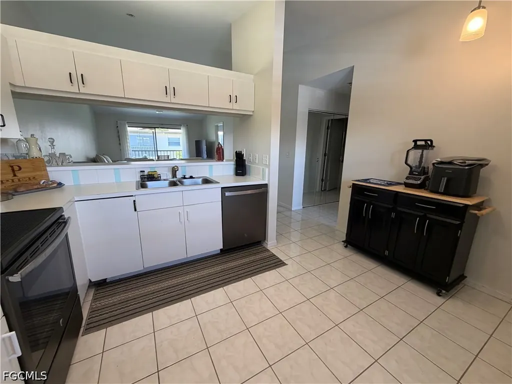 5735 Foxlake Drive North Fort Myers FL 33917