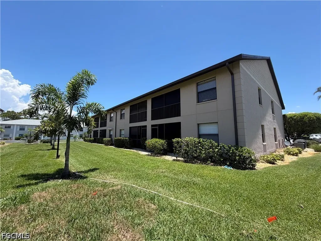 5735 Foxlake Drive North Fort Myers FL 33917