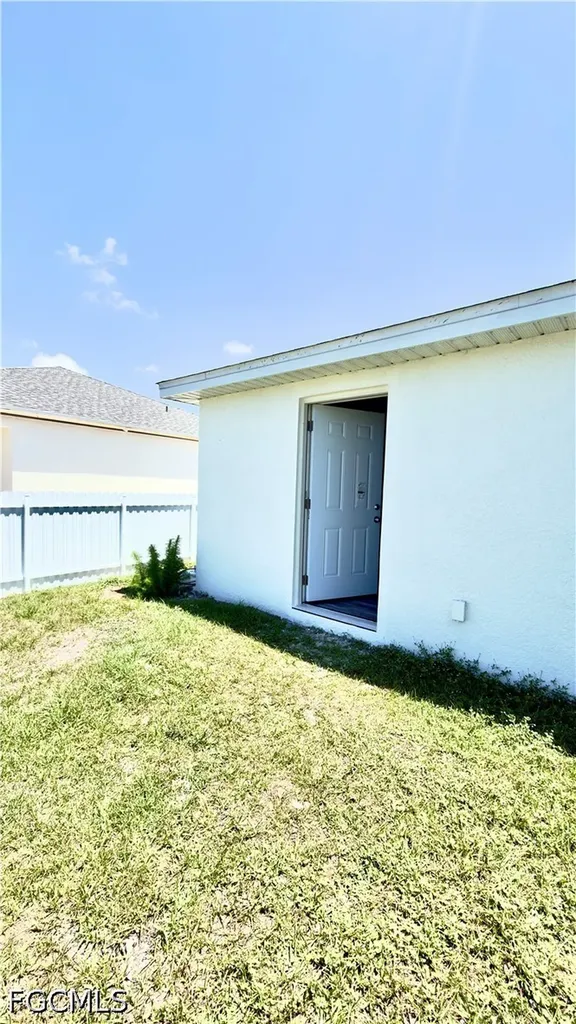532 NW 18th Avenue Cape Coral FL 33993