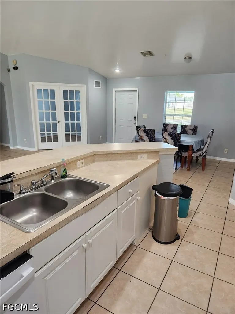1627 S Gator Circle Cape Coral FL 33909