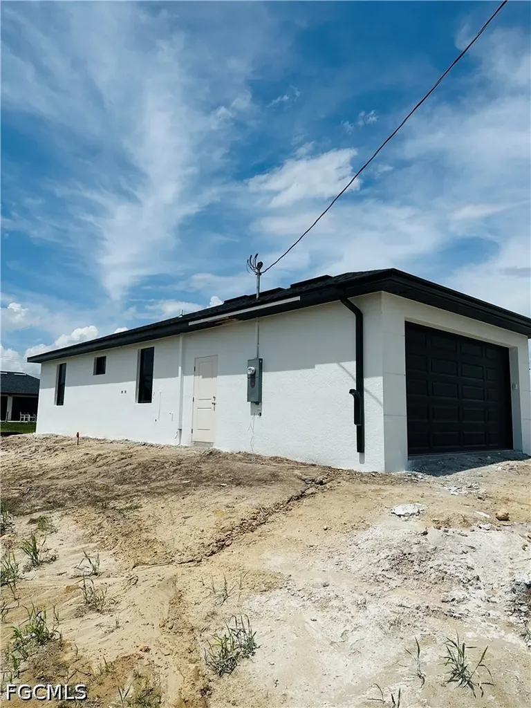 4016 9th Street SW Lehigh Acres FL 33976