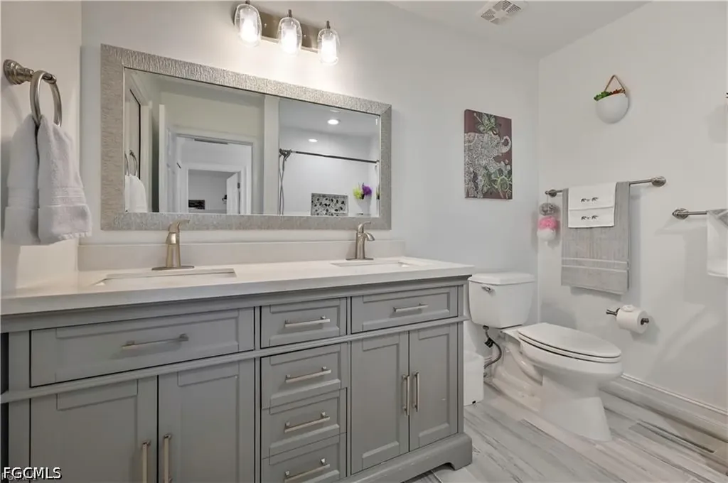 631 SE 12th Avenue Cape Coral FL 33990