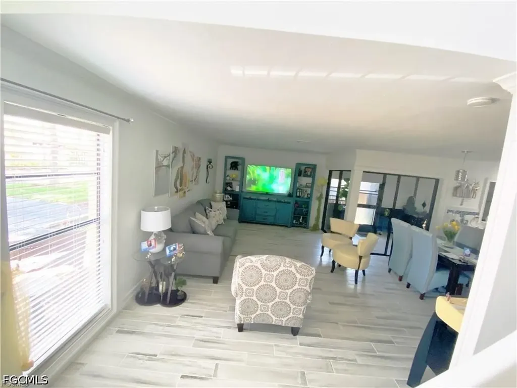 631 SE 12th Avenue Cape Coral FL 33990