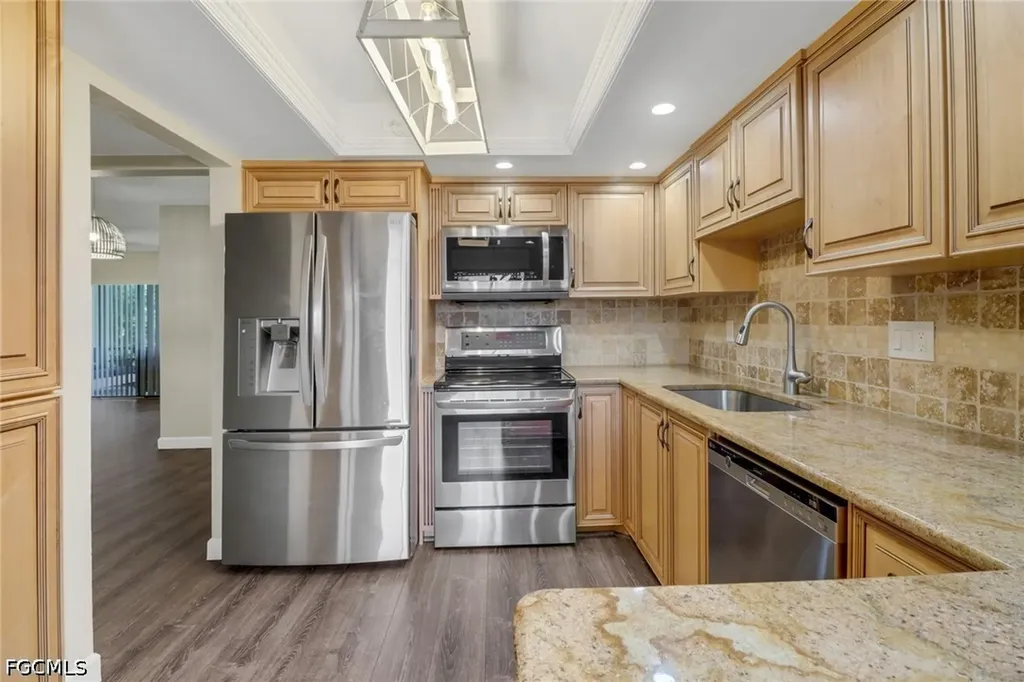 7115 Lakeridge Court Fort Myers FL 33907