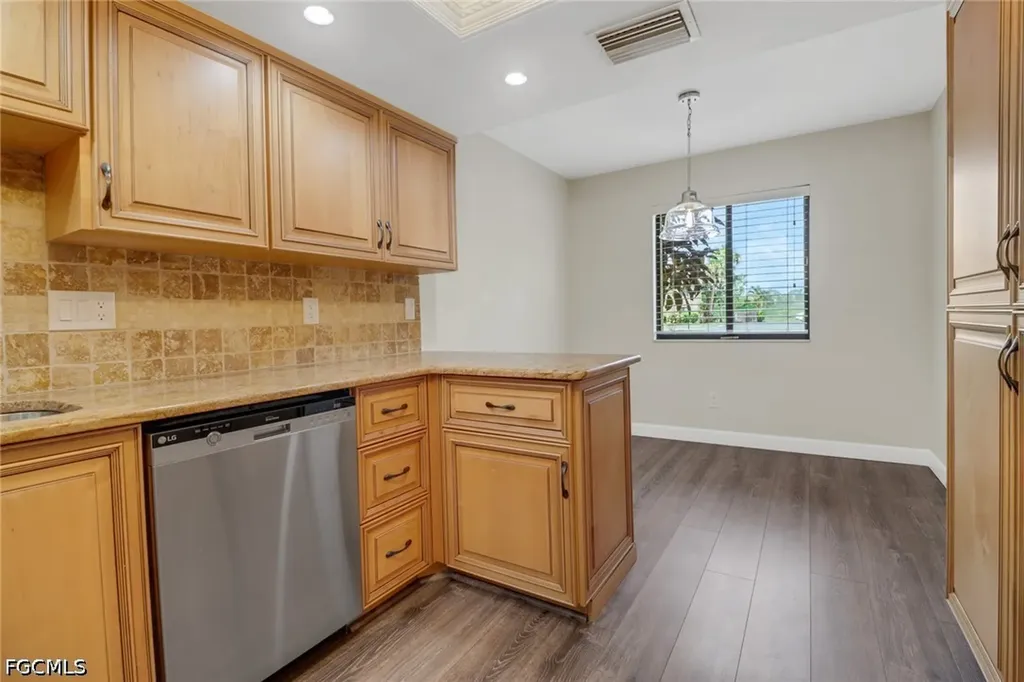 7115 Lakeridge Court Fort Myers FL 33907