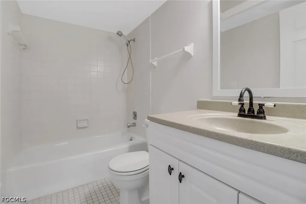 7115 Lakeridge Court Fort Myers FL 33907