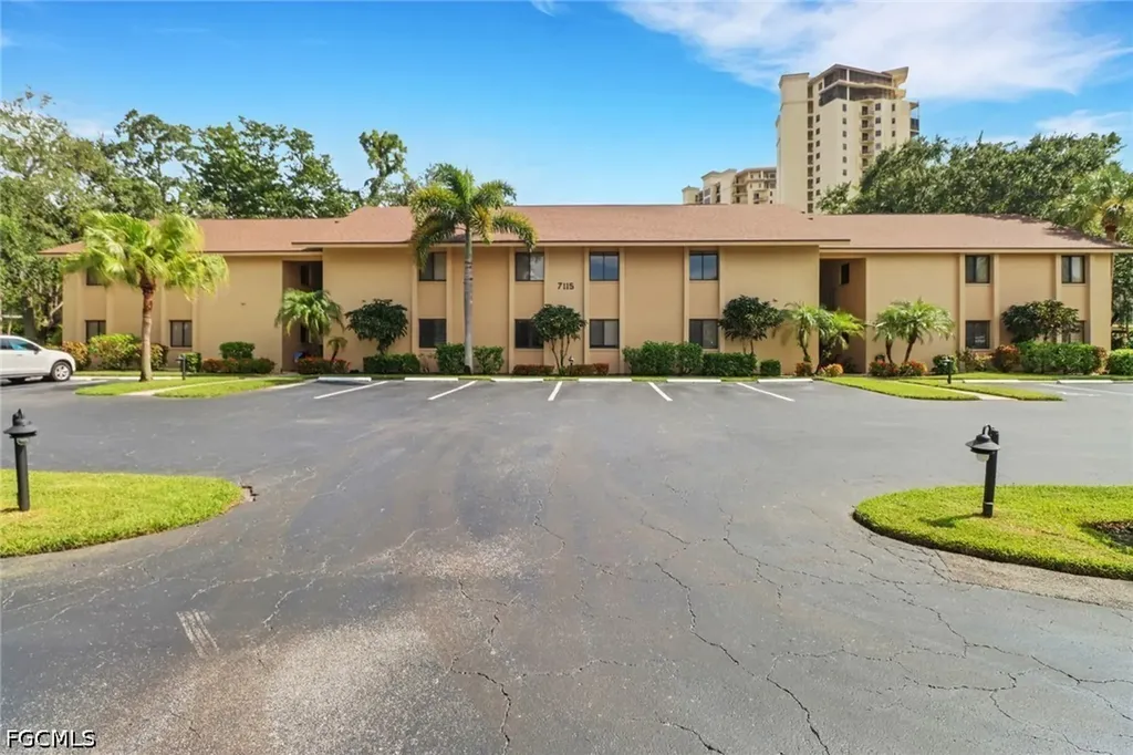 7115 Lakeridge Court Fort Myers FL 33907